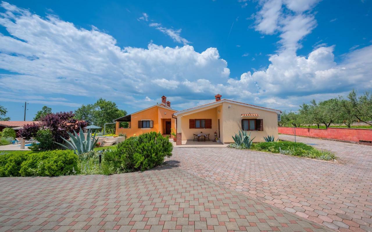 הוילה Muntić Hacienda Rosemary מראה חיצוני תמונה
