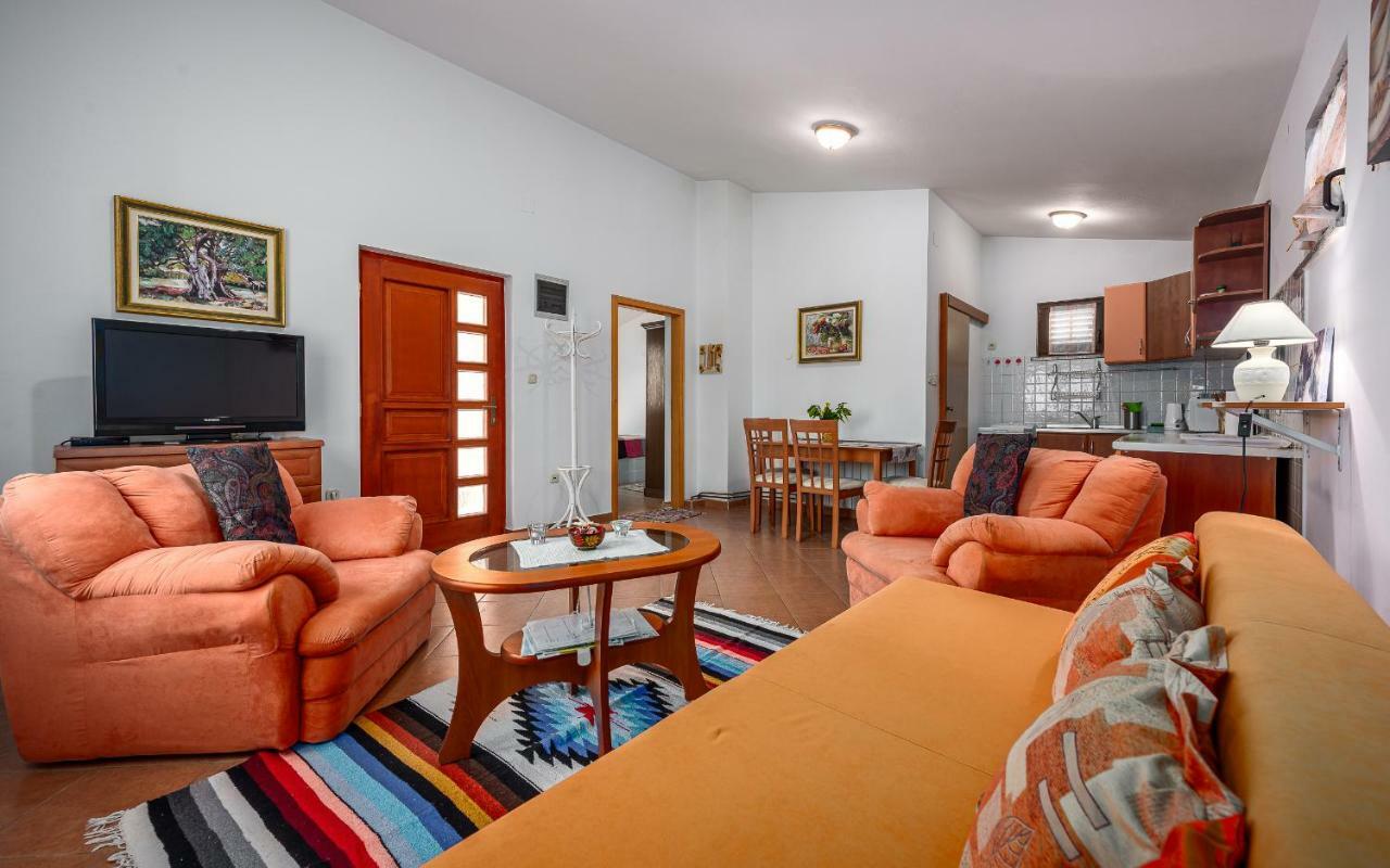 הוילה Muntić Hacienda Rosemary מראה חיצוני תמונה
