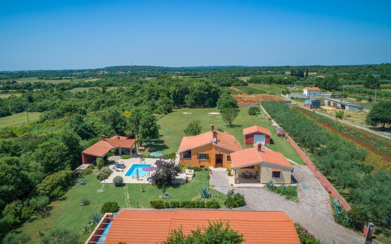 הוילה Muntić Hacienda Rosemary מראה חיצוני תמונה
